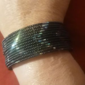 Chefron pattern beaded wire wrapped bracelet black opalescent beads